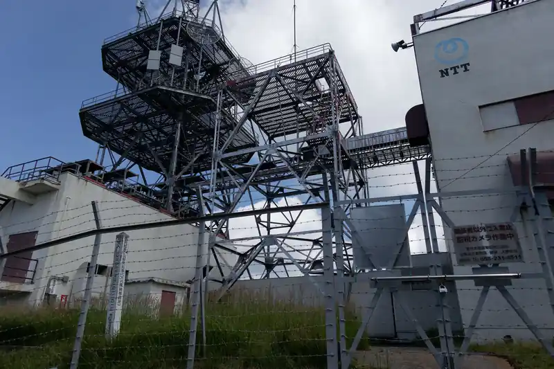 というわけで三つ峠手前のアンテナ施設までやってきました。といってもそれだけで特筆すべき点は特にありません。