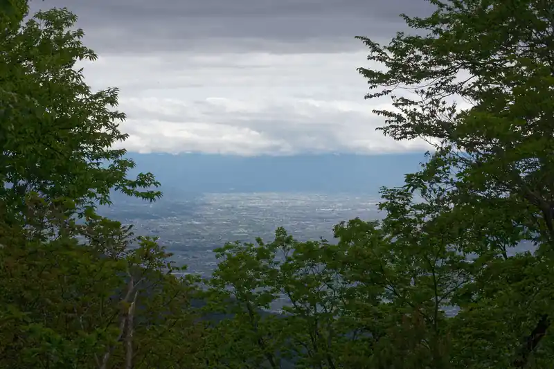 こっちは甲府盆地。