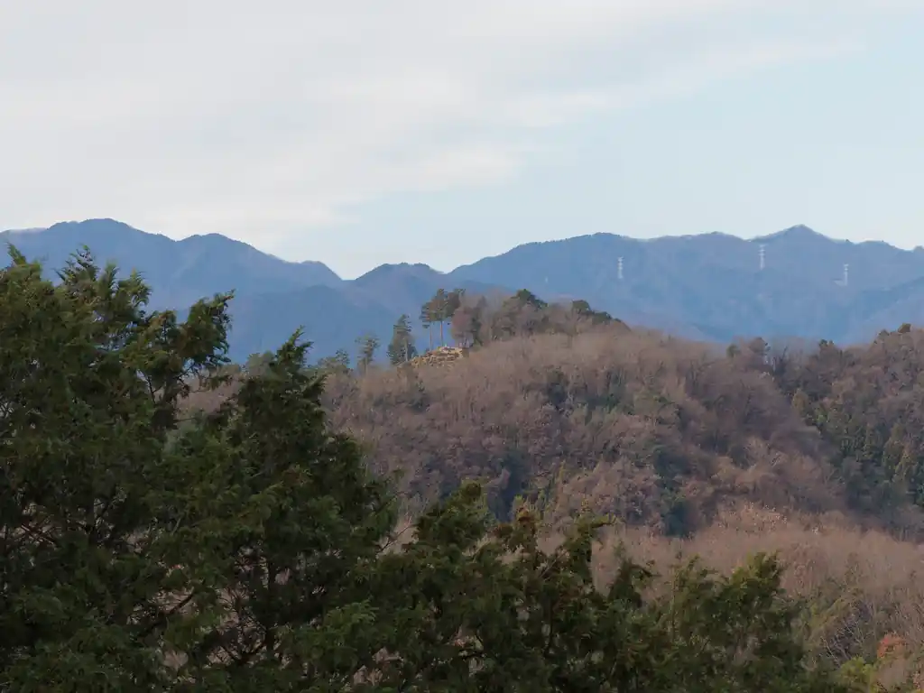 こっちは柏木山。
山頂に木がないので、山座同定は容易ですね。