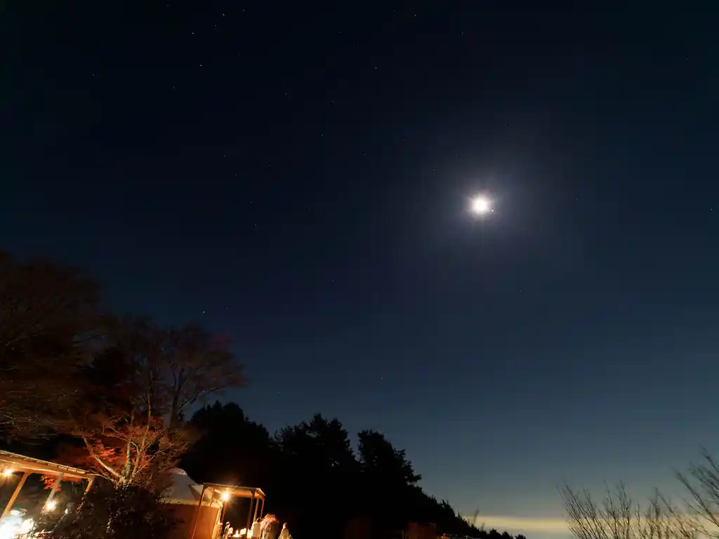 だがしかし、今日はなぜだか月も明るく輝いているせいで星はあんまり写せなかった。無念としか言いようがない。
