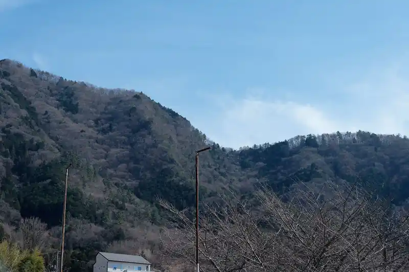 やっぱり最後のこの辺だけ斜度がおかしいですね。
明らかに急勾配です。