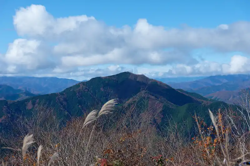 こちらは御前山。