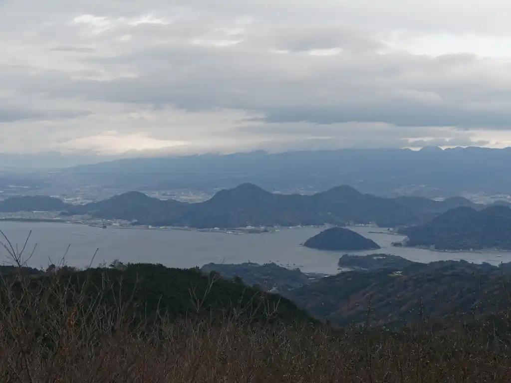 沼津アルプス。低山にありがちなアップダウンのきつそうなコースだ。