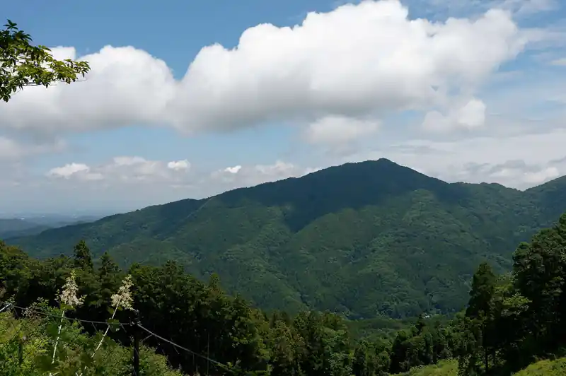 向かいに笠山。
一気に晴れてきてさっきまでガスで真っ白だったのが嘘みたいだ。