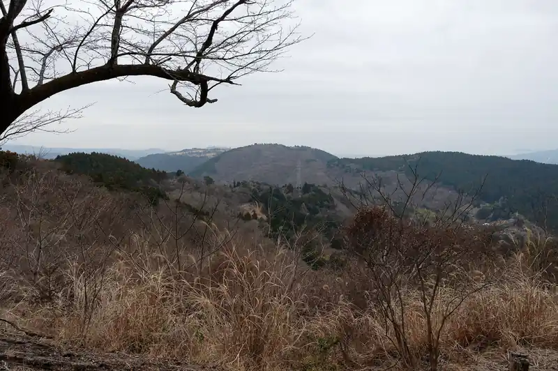 あっちはさっきまで居たゴルフ場かな。