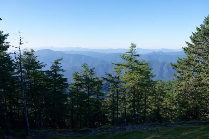 いい景色続きます。
雲取山、また登りたいですねえ。次は絶対に虫対策してきます。虫対策してくれば本当に良い思い出になったんじゃないかと思います。