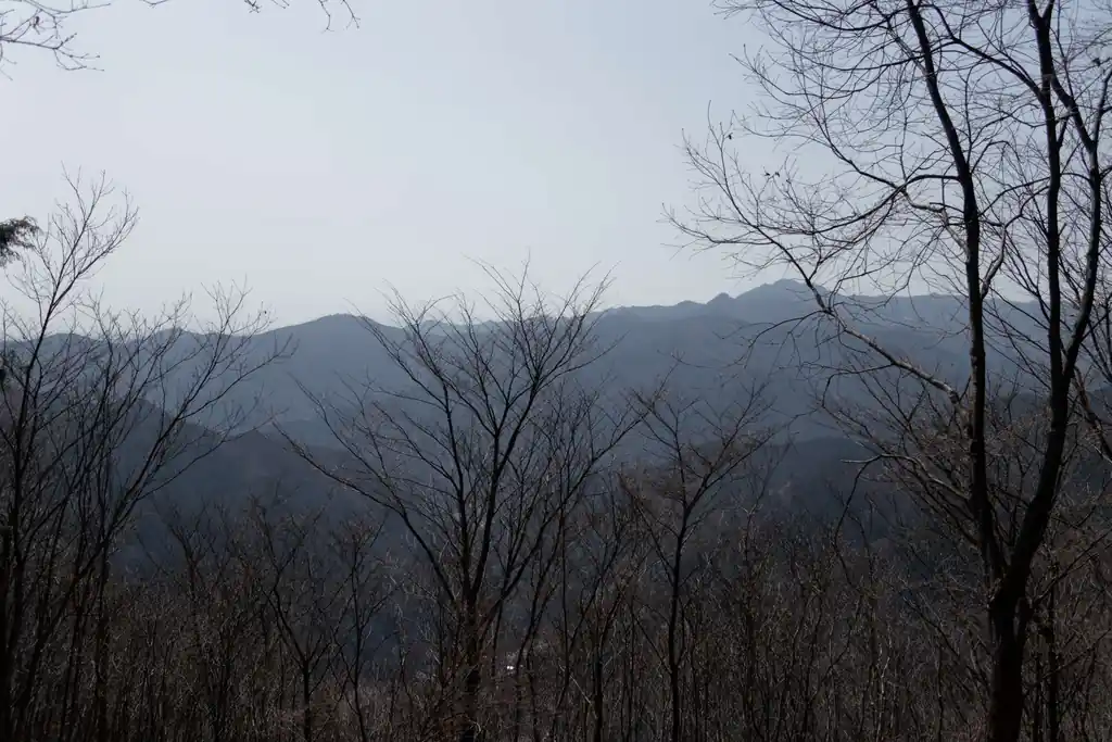 奥多摩方面の山並み。