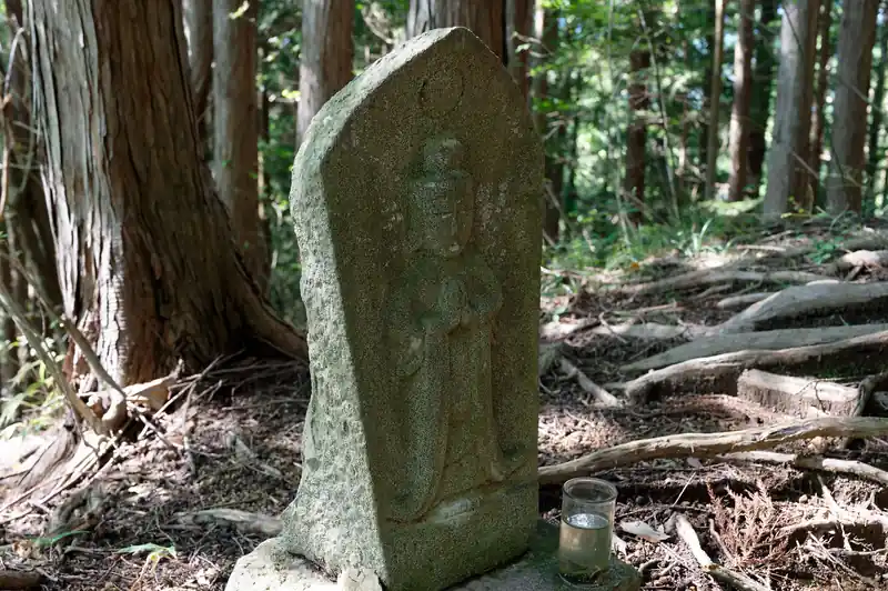 途中のお地蔵さん。