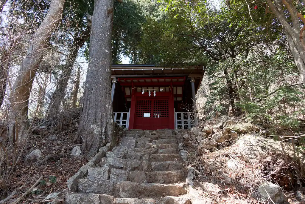 鍋割山奥の院？