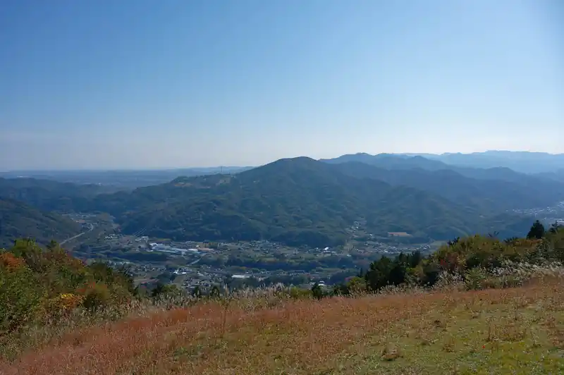 向かいは小林みかん山と長瀞カントリークラブかな。
