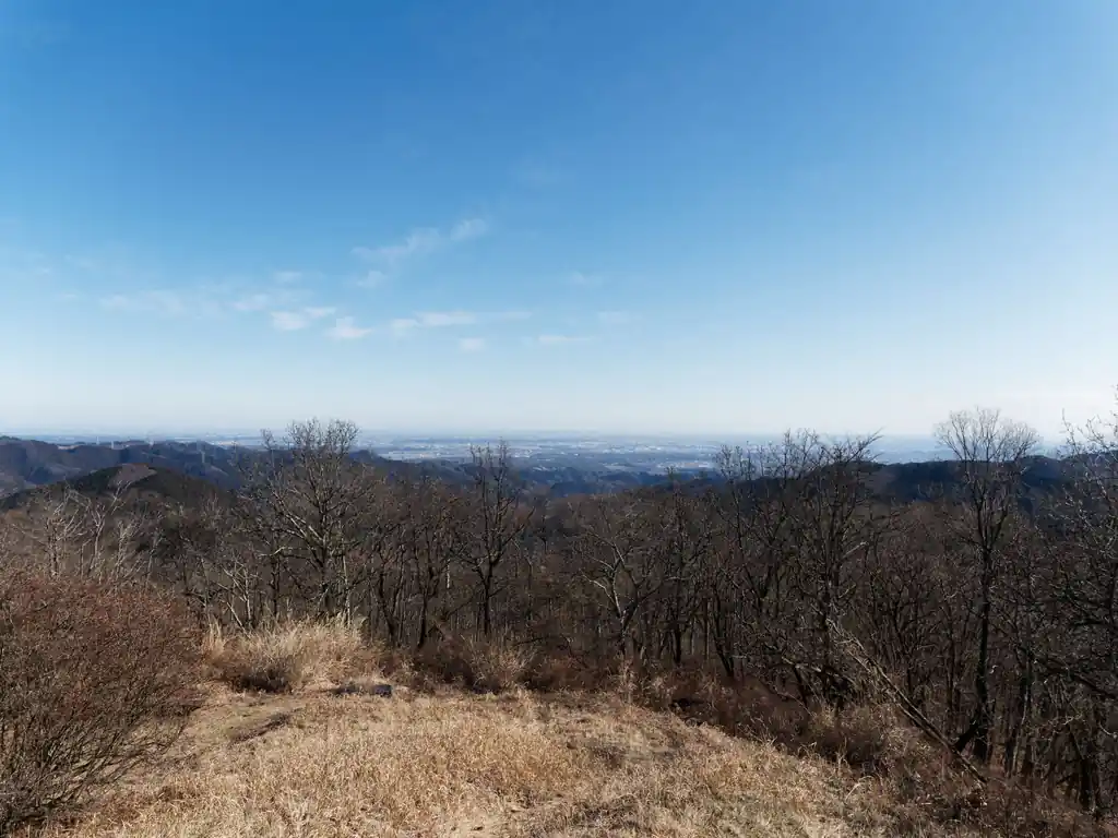 都内の方もなかなか見晴らしが良い。山頂にそれほど木がないので、陣馬山頂は360度のパノラマビューです。