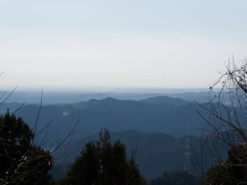 低山ながら眺めはなかなか良いです。