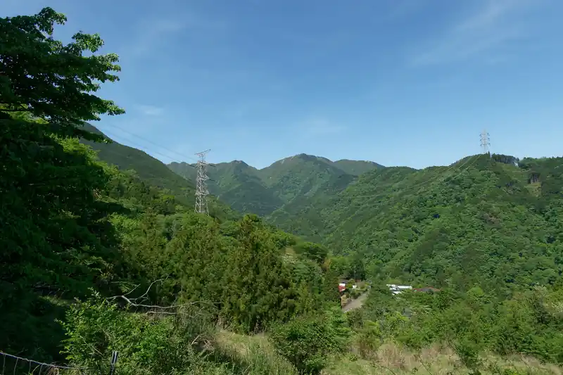 丹沢ベースから丹沢の山々。