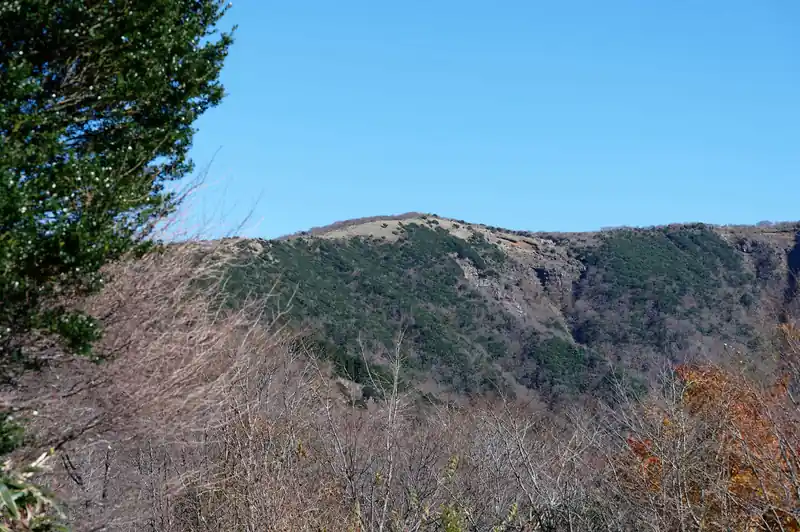 明神ヶ岳もだいぶ近くなってきました。