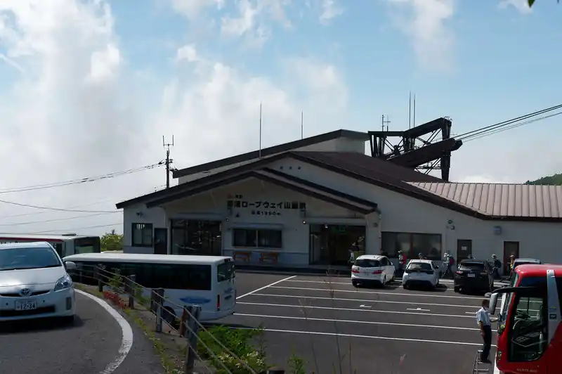 用を済ませたら、ロープウェイ駅を出発。