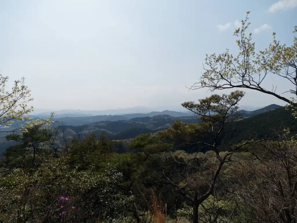 またすっ飛ばして日和田山の一の鳥居手前。

少し開けたところがあり、ここからも眺めがよいです。