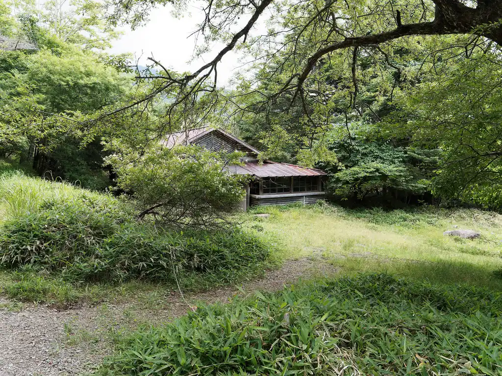 富士見平荘だったかな、こっちも閉業していたと思う。