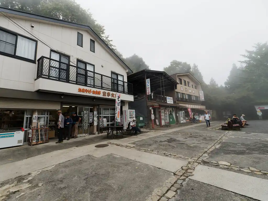 今回はケーブルカーで下山することにする。
ケーブルカーは交通系ICカードがあれば、切符を買わずにそのままタッチすれば乗車できる。便利になったもんや～。