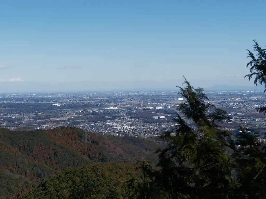 たぶん越生あたりの街並み。高層ビルとかない長閑な街並みが広がる。