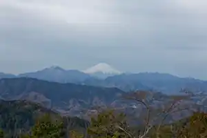 高尾山から陣馬山を往復する
