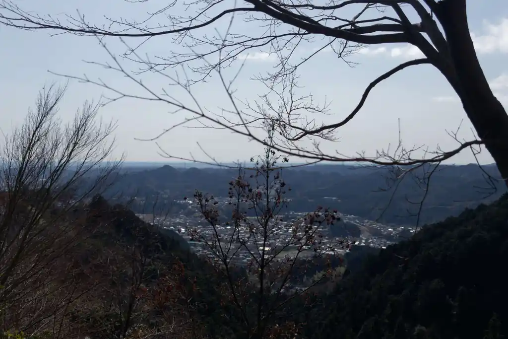 途中ひらけたところに出て少し眺めがいい。