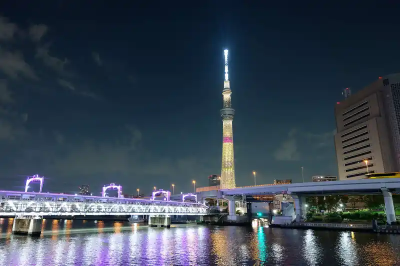 言うまでもなく、こっちはスカイツリー。昔はよく夜景を撮りに来てたけど、今はさっぱりだなあ。