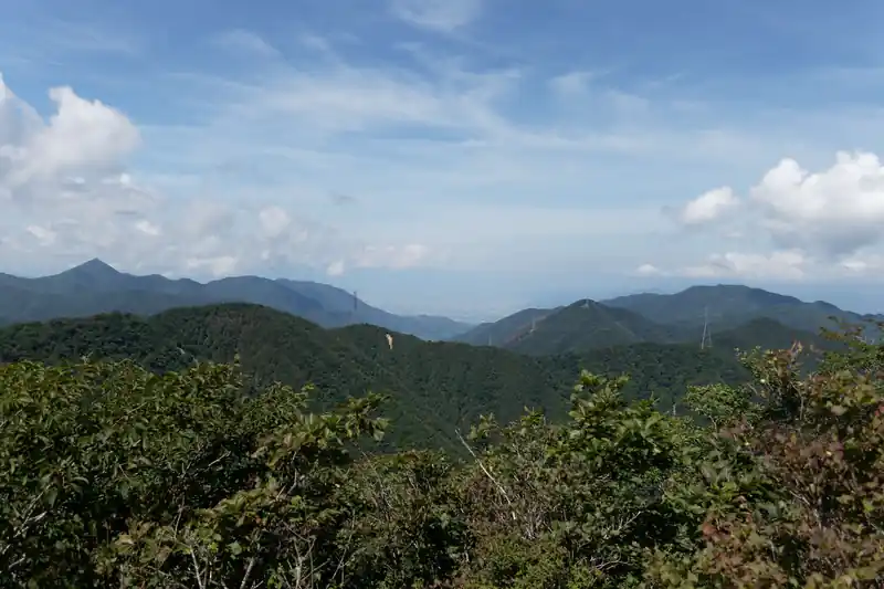奥に見えるのは甲府盆地かな