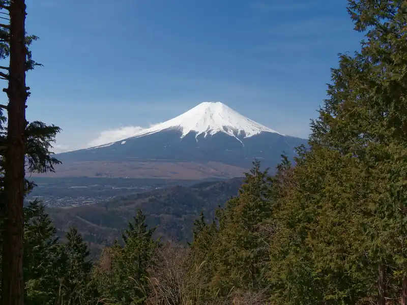 早速歩いていくと富士山ビュー。