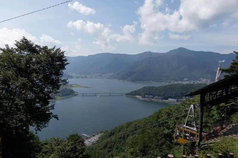 おしまい。

清八山、良い山だったけど、如何せん登山口までのアプローチが長すぎて、また行くかのハードルが非常に高い。
冬は結構寒そうだから、初夏とか晩夏くらいに訪れるのがちょうど良いかもな、と思いました。