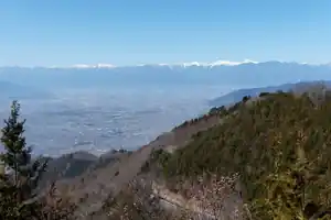 甲州高尾山・棚横手山を歩く