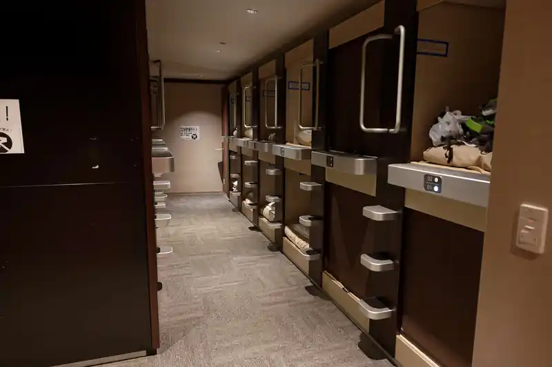 カプセルの部屋はこんな感じ。