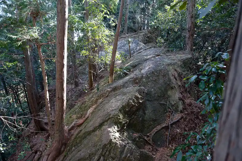 振り返って撮影。
この岩の上を歩いてきました。
