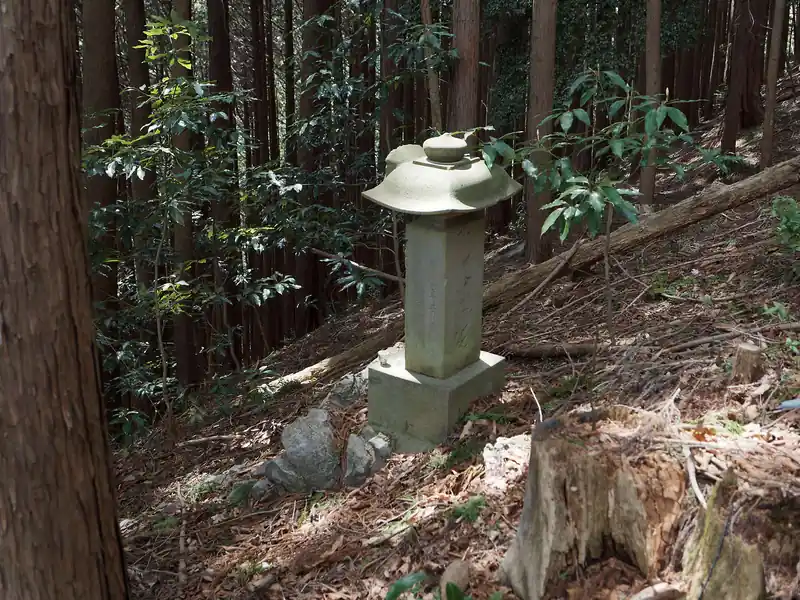 何か祀られてるのかな。
