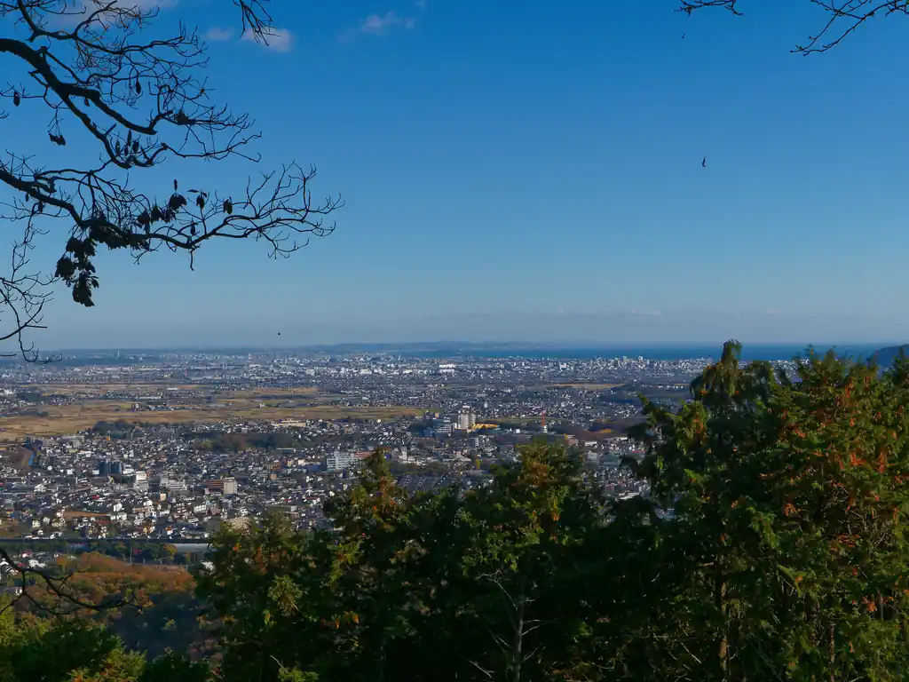 ここからもいい景色が望める。
標高がだいぶ下がったので、遠くの方は見えないけど。