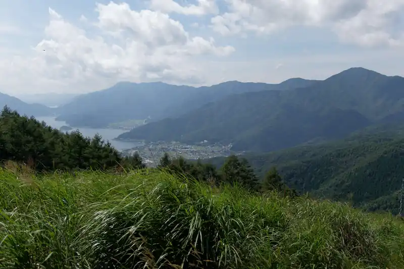 途中送電鉄塔に出ました。