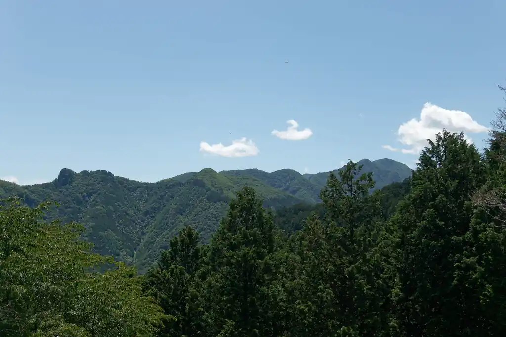 妙法ヶ岳方面。