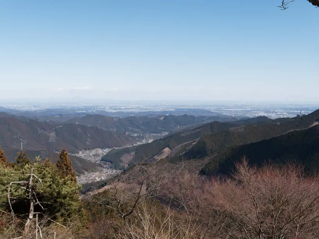 こっちは御嶽駅方面。