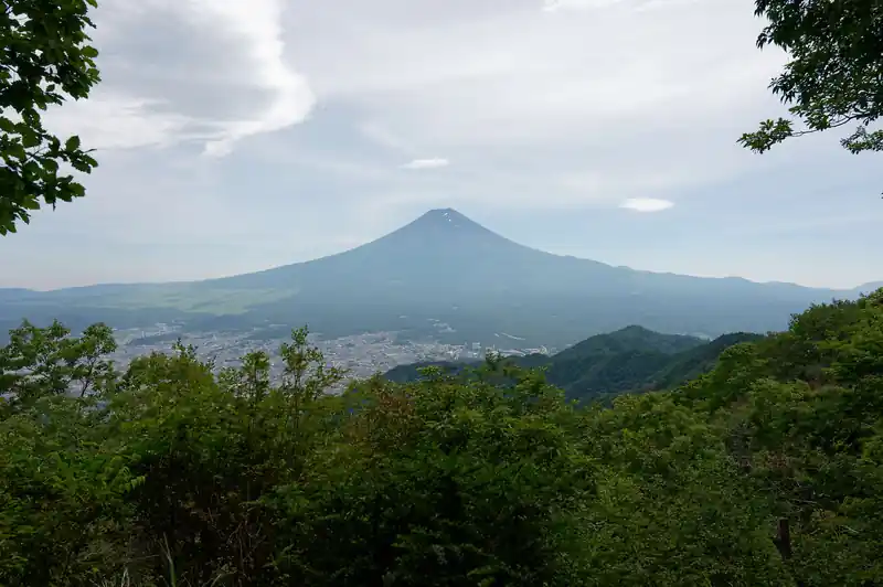霜山は富士山方面が開けていて富士山がドーン！と見える。