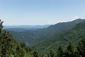 夏の三峯神社周回コースを歩く