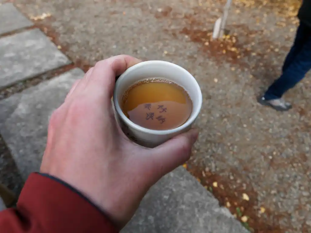 薬膳茶。薬膳茶って癖が強いイメージがあったけど、ここの薬膳茶は癖がなく普通のお茶に近くて飲みやすかった。