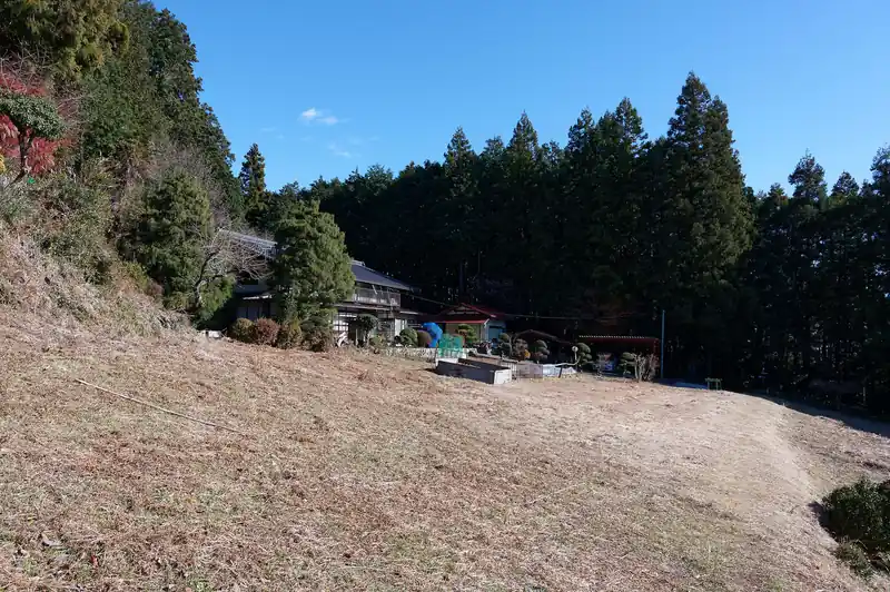 民家に出てきました。かなり立派なお家のようです。