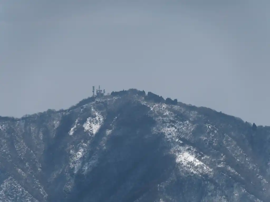 大山のアンテナ。流石に登山者までは見えない。