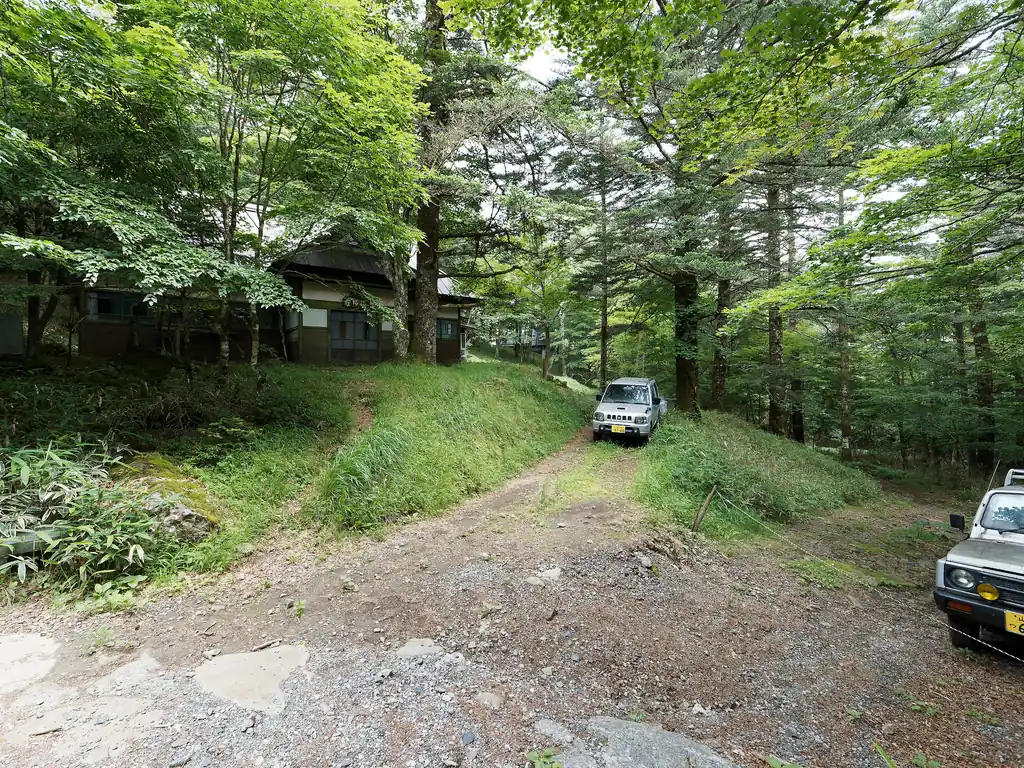 勝縁荘。閉業っぽい雰囲気。